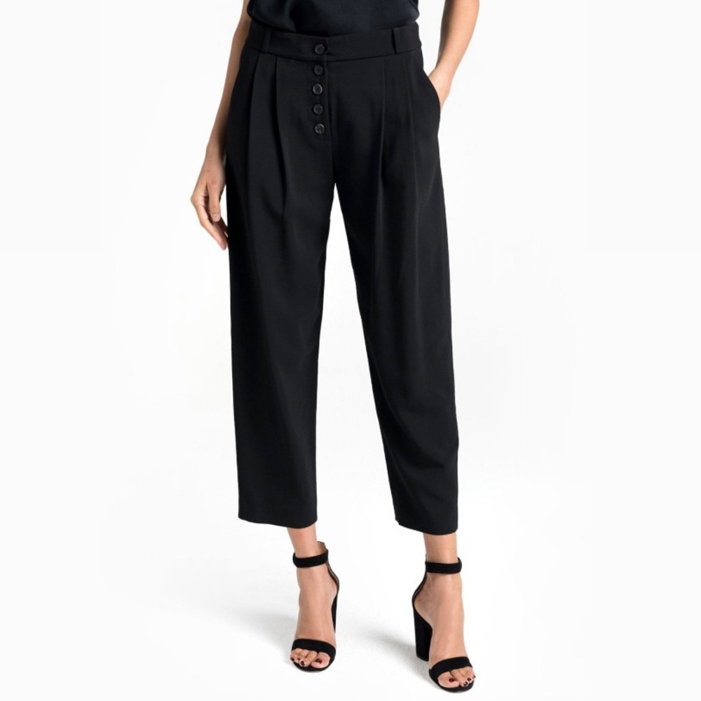 A.L.C. Russel cropped button-fly crepe trousers. 🖤